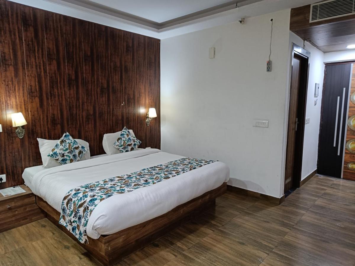 The Dwelling Paradise Hotel Greater Noida Exterior photo