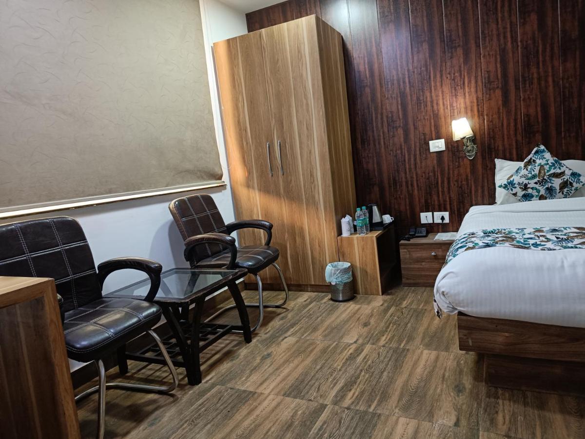 The Dwelling Paradise Hotel Greater Noida Exterior photo