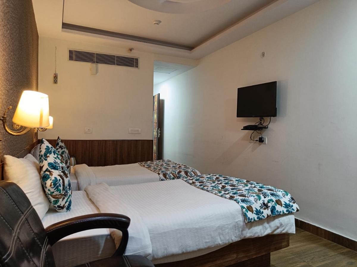 The Dwelling Paradise Hotel Greater Noida Exterior photo
