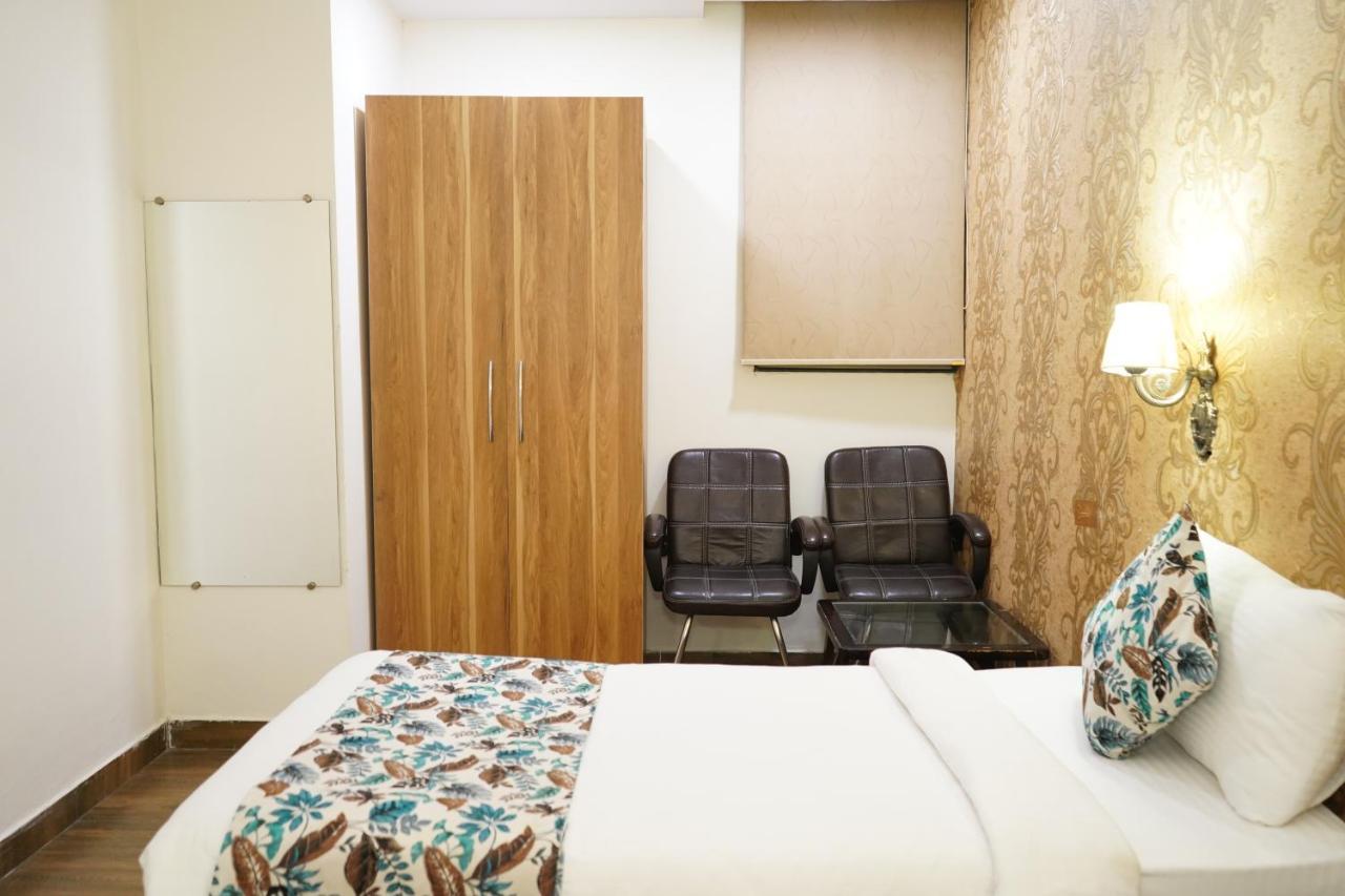 The Dwelling Paradise Hotel Greater Noida Exterior photo