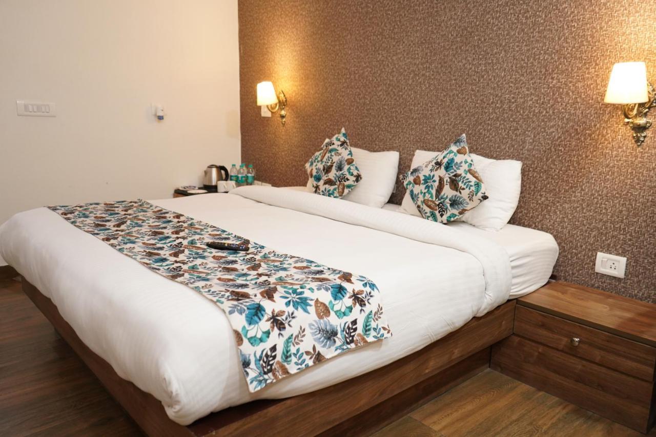 The Dwelling Paradise Hotel Greater Noida Exterior photo